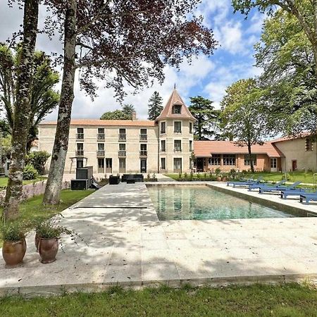 Le Manoir Des Perrieres Bed & Breakfast Рошуар Екстериор снимка