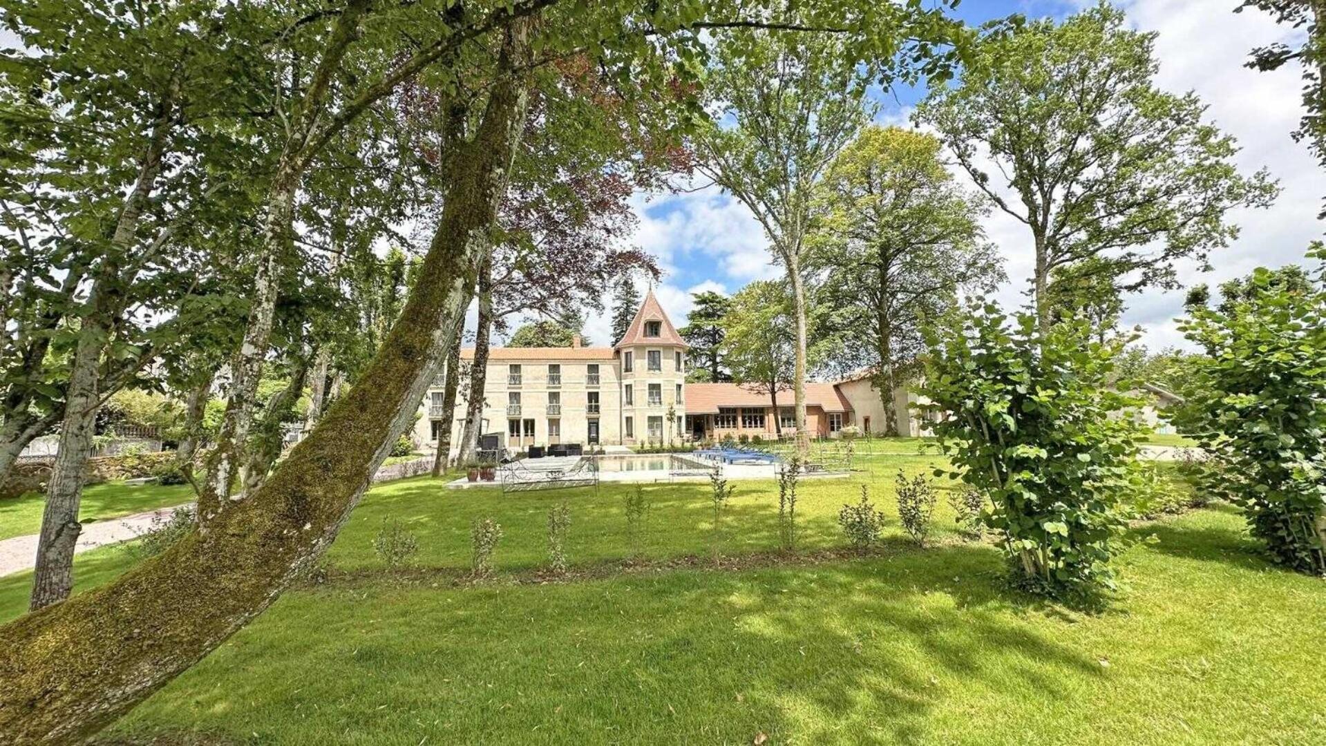 Le Manoir Des Perrieres Bed & Breakfast Рошуар Екстериор снимка