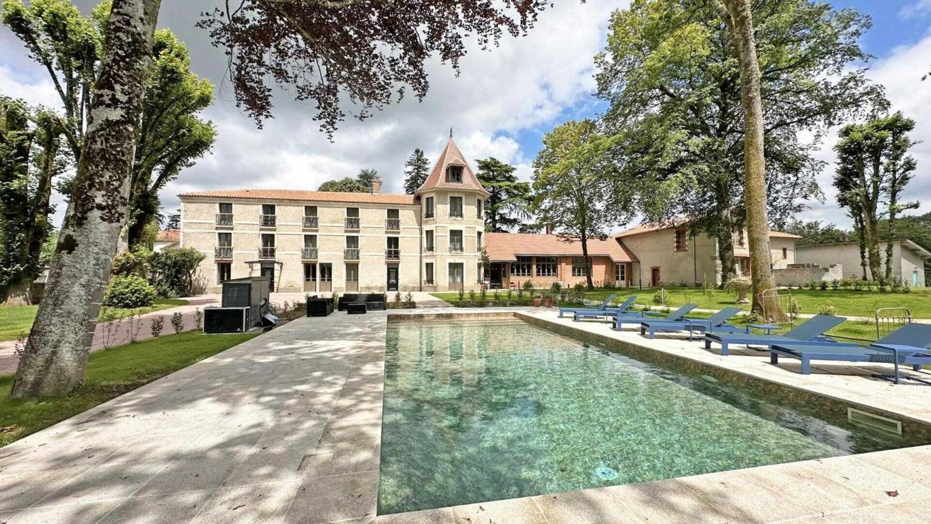 Le Manoir Des Perrieres Bed & Breakfast Рошуар Екстериор снимка