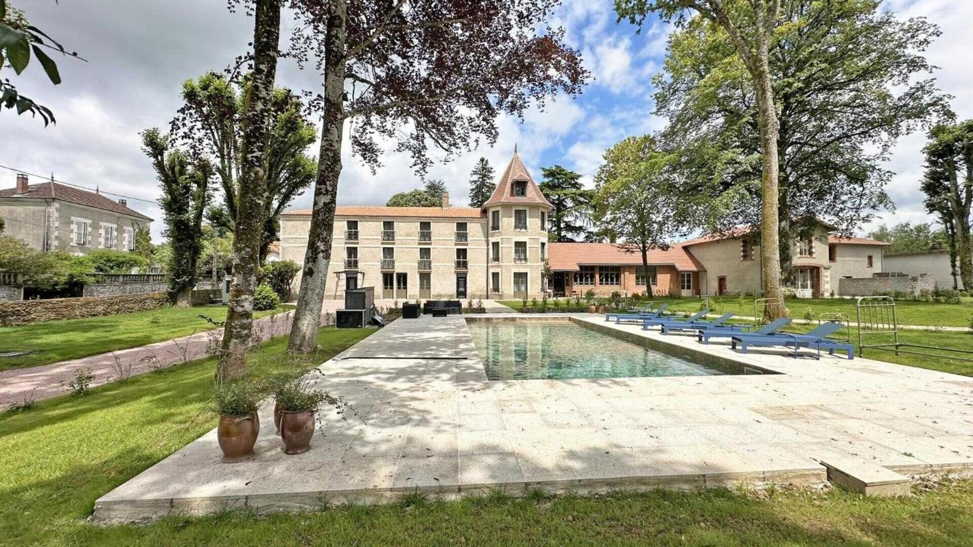 Le Manoir Des Perrieres Bed & Breakfast Рошуар Екстериор снимка