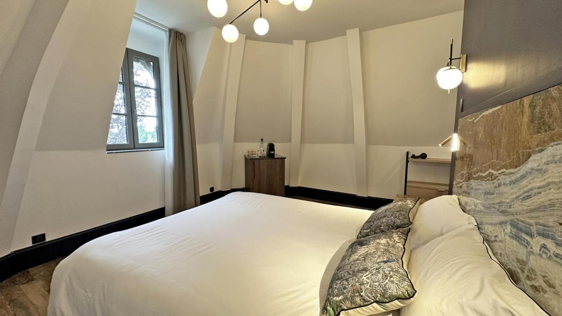 Le Manoir Des Perrieres Bed & Breakfast Рошуар Екстериор снимка