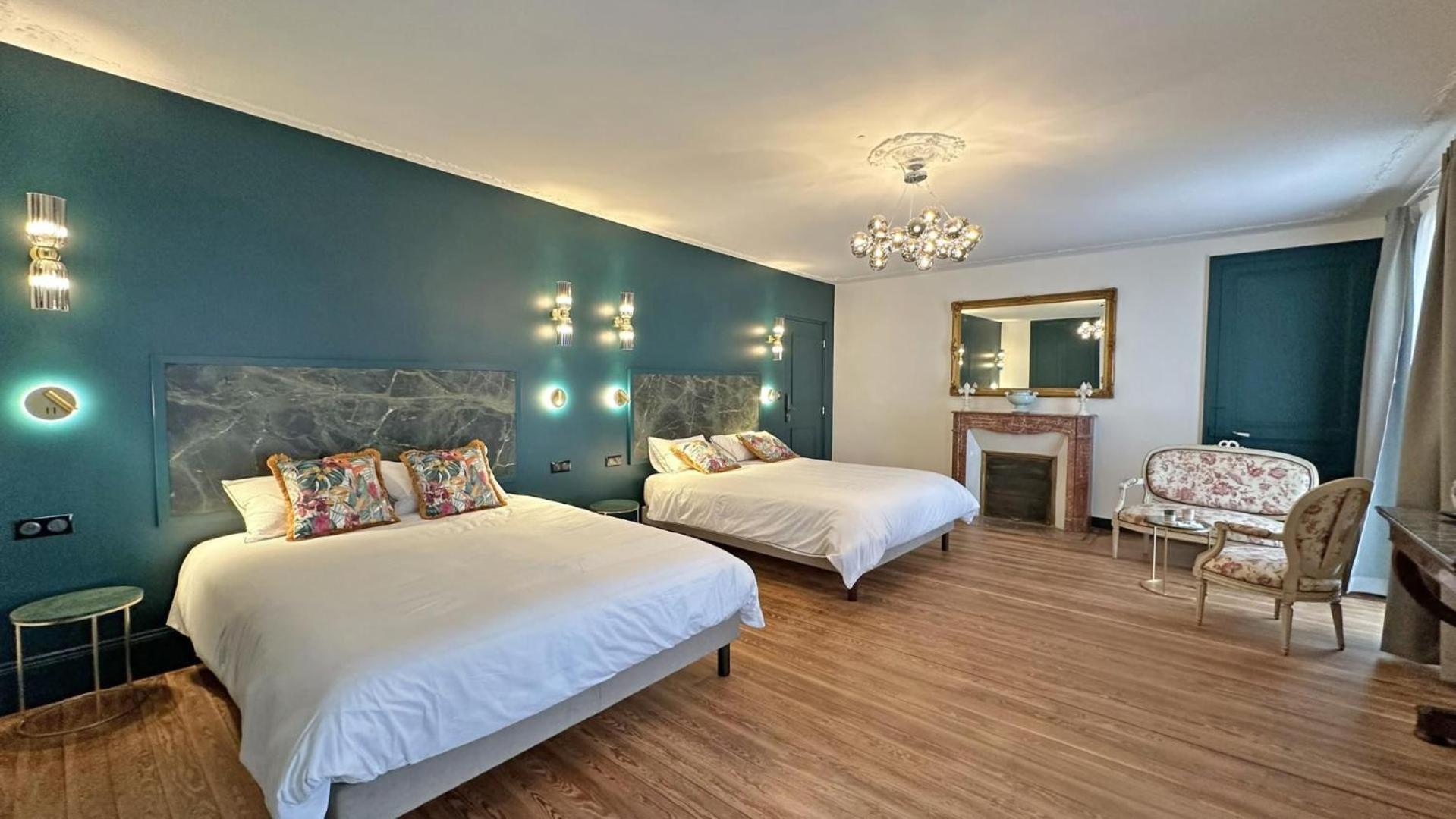 Le Manoir Des Perrieres Bed & Breakfast Рошуар Екстериор снимка