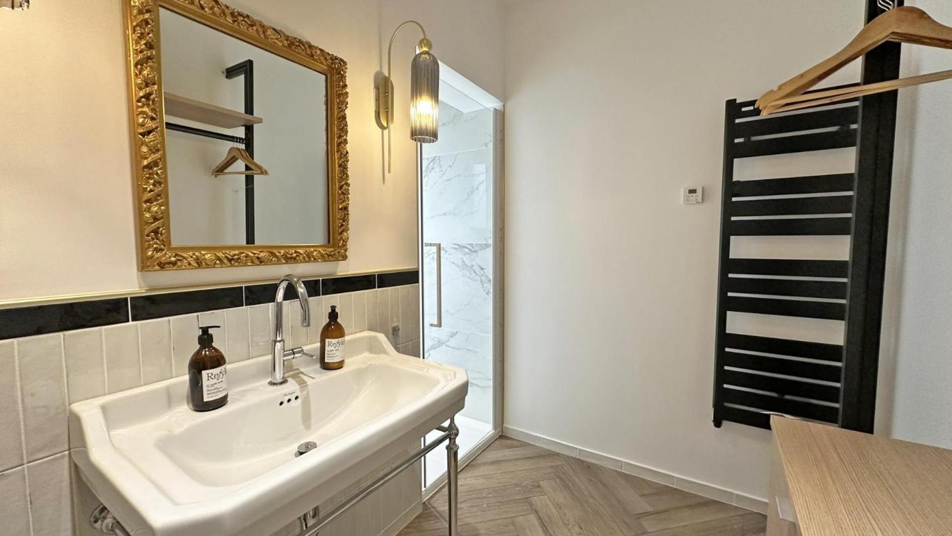 Le Manoir Des Perrieres Bed & Breakfast Рошуар Екстериор снимка
