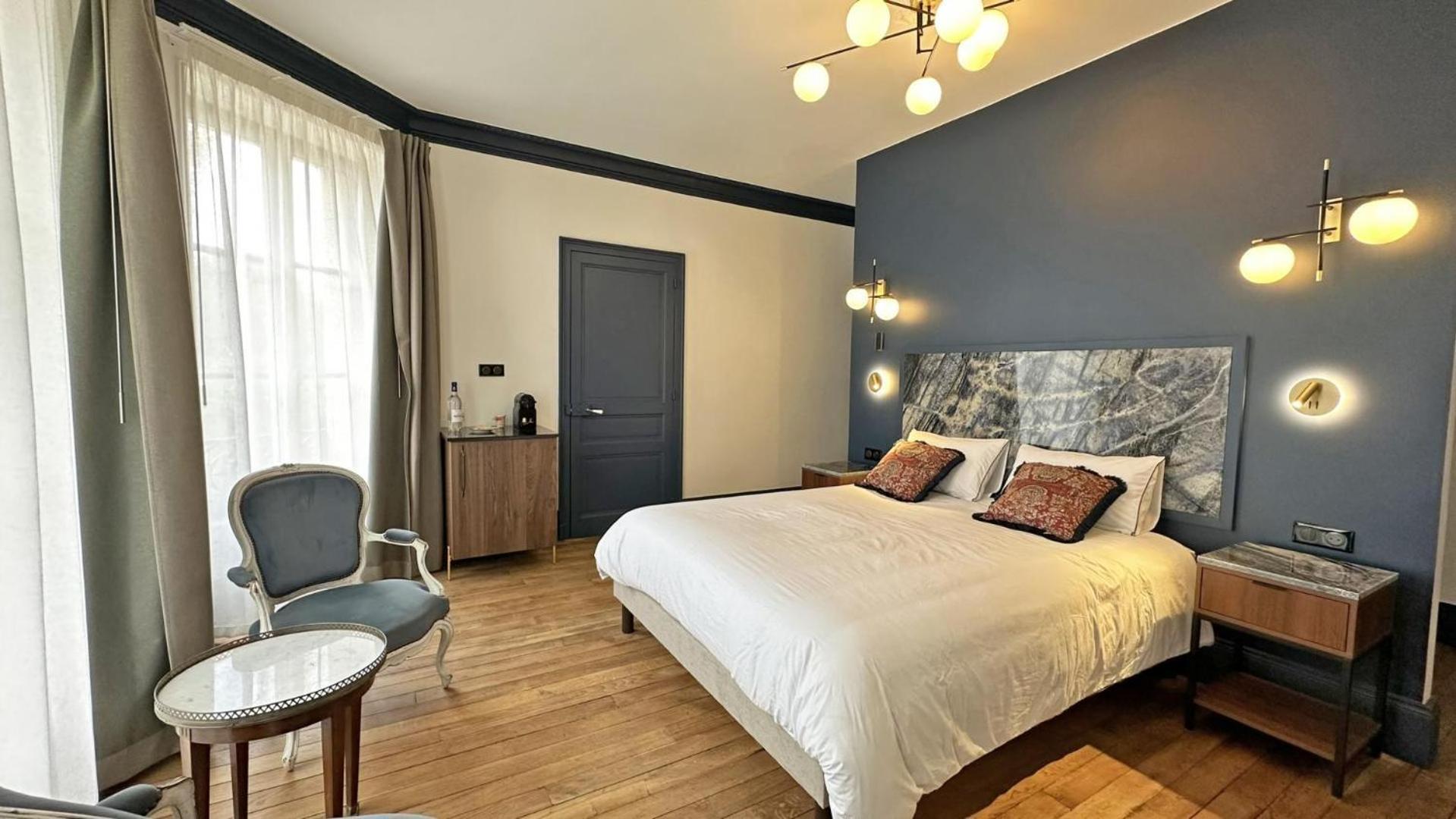 Le Manoir Des Perrieres Bed & Breakfast Рошуар Екстериор снимка