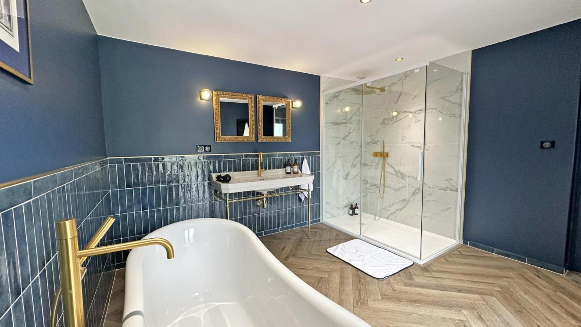 Le Manoir Des Perrieres Bed & Breakfast Рошуар Екстериор снимка