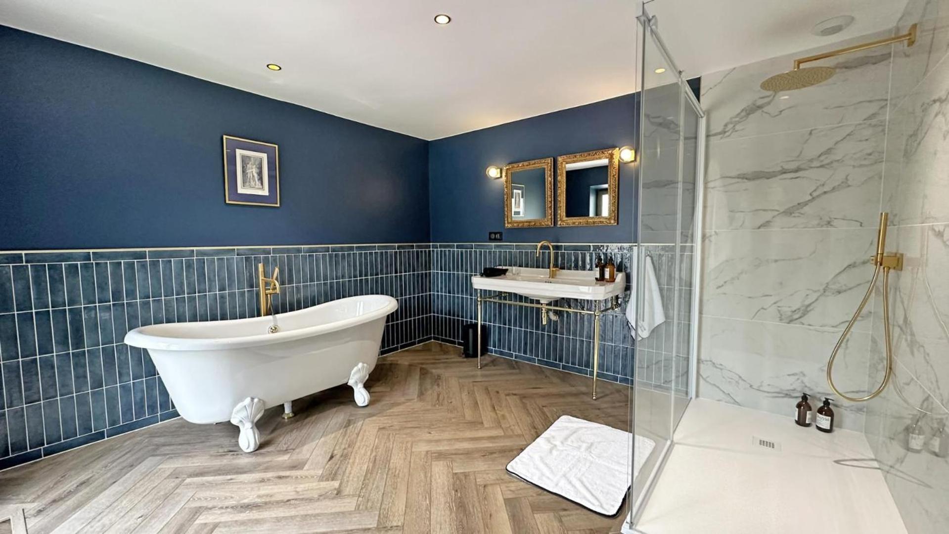 Le Manoir Des Perrieres Bed & Breakfast Рошуар Екстериор снимка