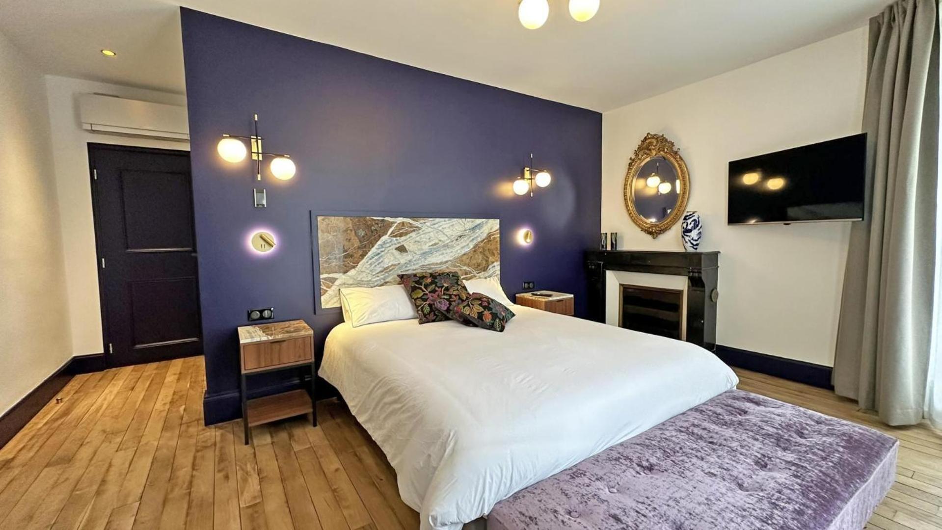 Le Manoir Des Perrieres Bed & Breakfast Рошуар Екстериор снимка