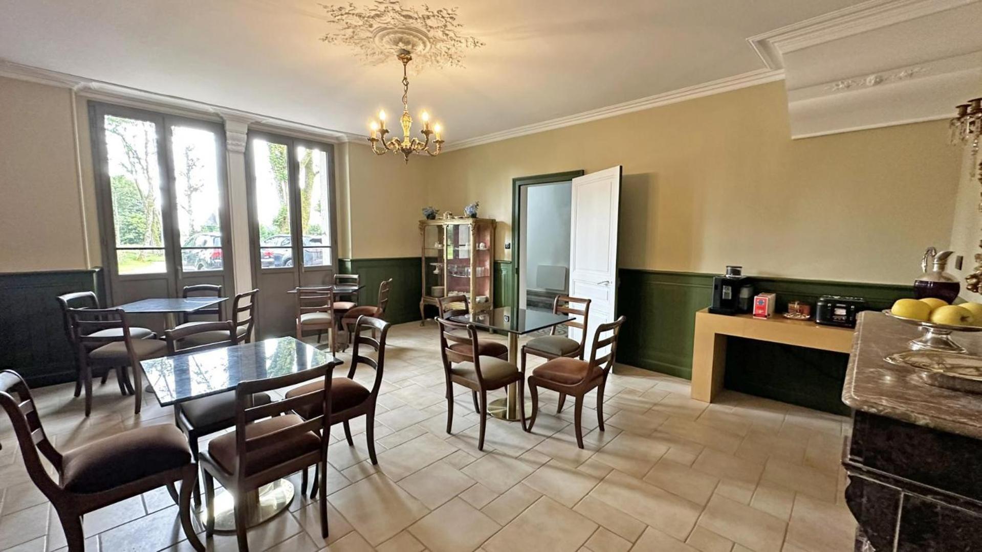 Le Manoir Des Perrieres Bed & Breakfast Рошуар Екстериор снимка